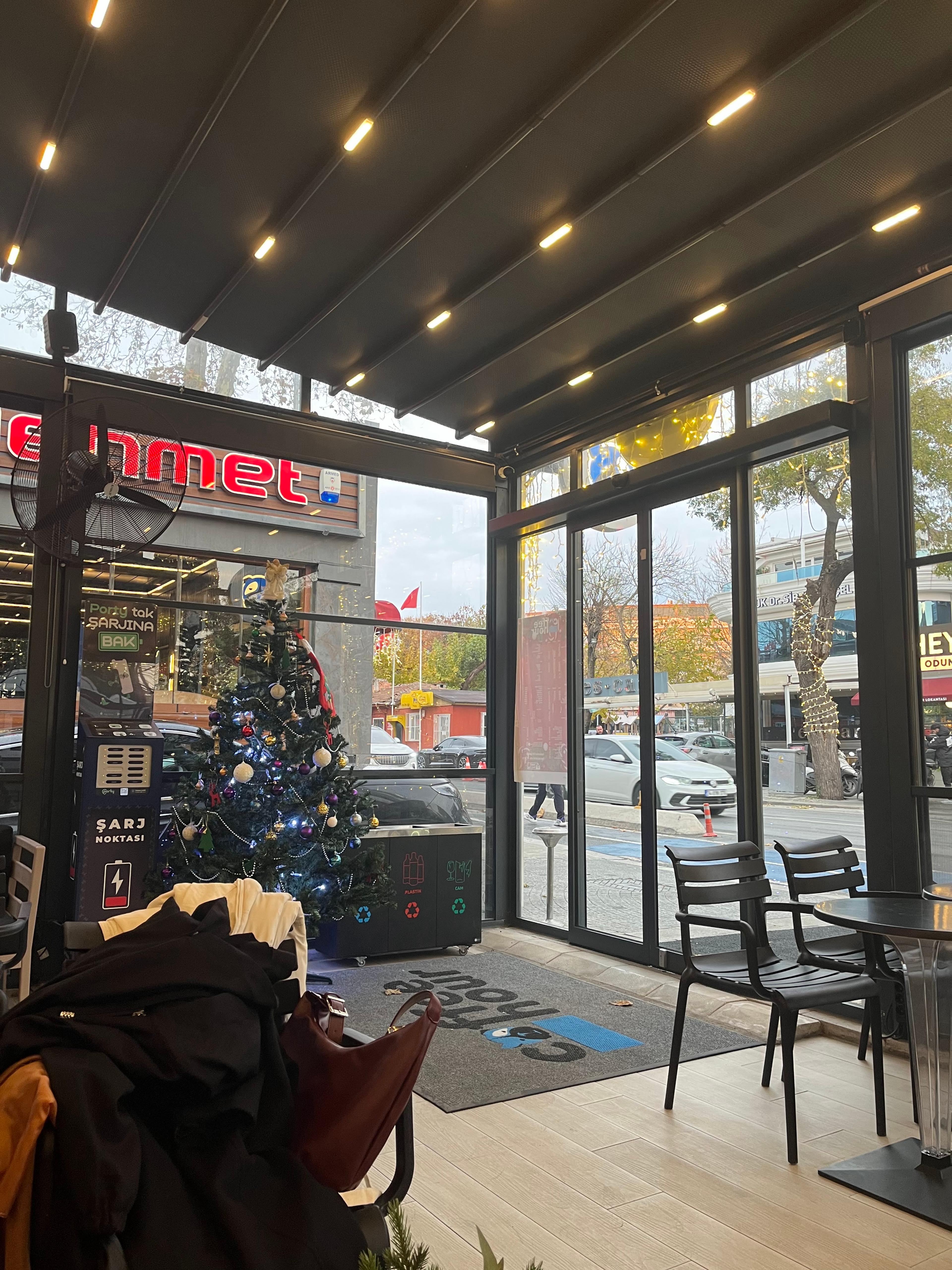 COFFEE HOUR FLORYA kahve dükkanı - Ana Görsel